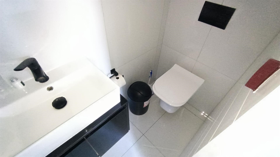 2 Bedroom Property for Sale in Table View Western Cape